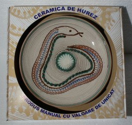 Farfurie mare Sarpele casei Romania 25-26 cm in cutie