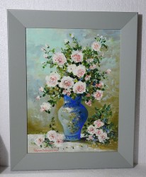  Trandafiri în vază albastră