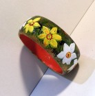 Brățară handmade din lemn „Narcise de primăvară”
