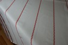 Față de masă imprimată motiv tradițional 160x160 cm cu roșu